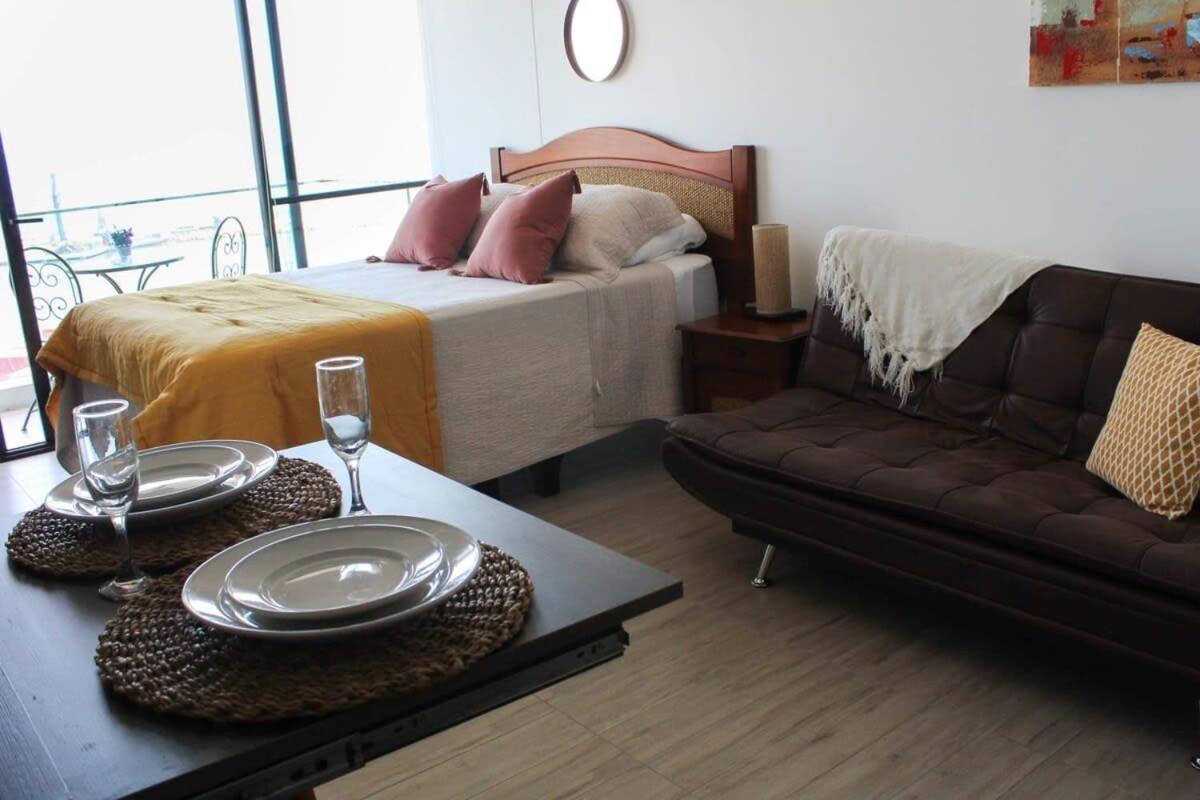 HOM I Hermoso Studio Amplio y Terraza e insuperable Vista PNM 0823 - Housity