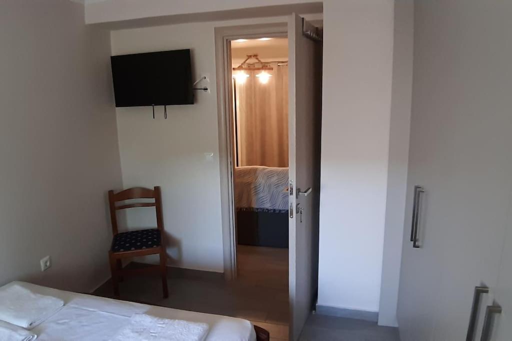 Lakka Athikia suites - Housity