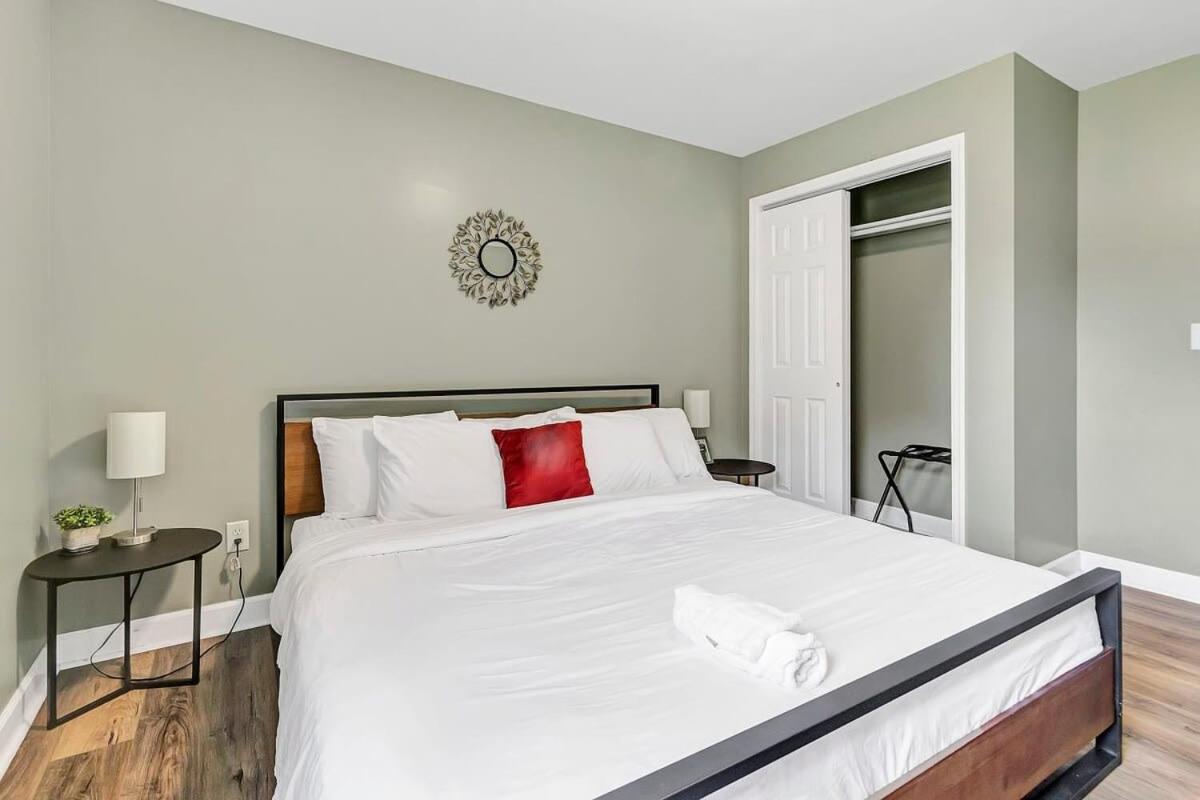 2 Units, Near Dwtn - American Oasis - Housity