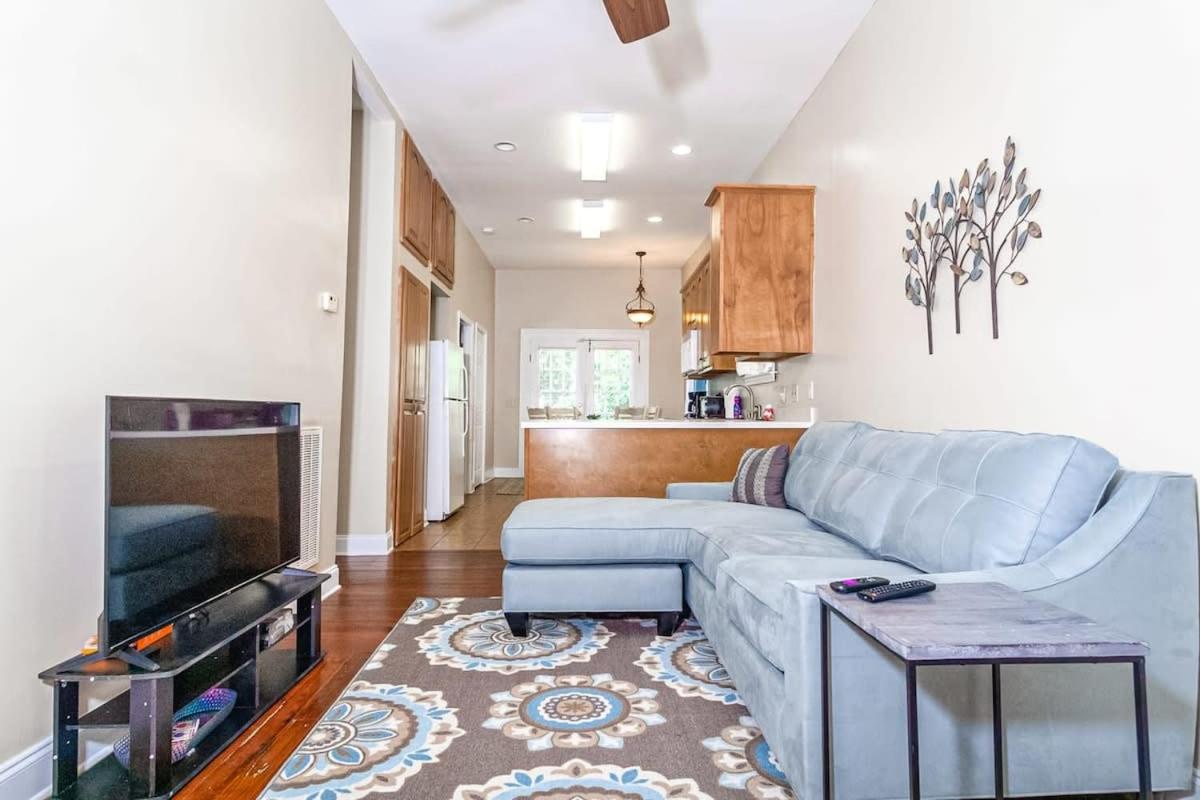 Americana Cottage Closest Historic BnB to Benning - Housity