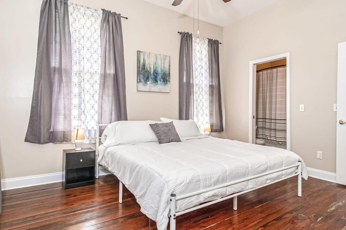 Americana Cottage Closest Historic BnB to Benning - Housity