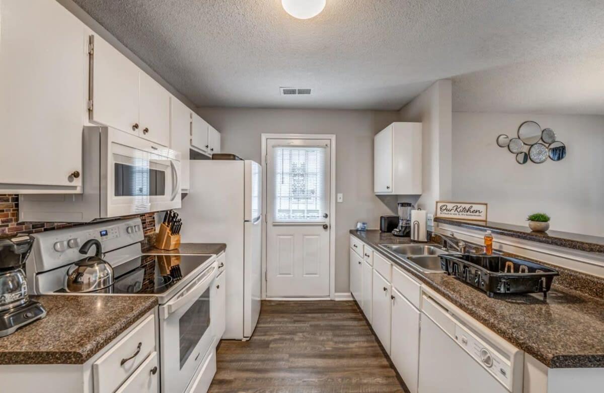 Bluff City Bungalow- Minutes to Beale Street - Housity