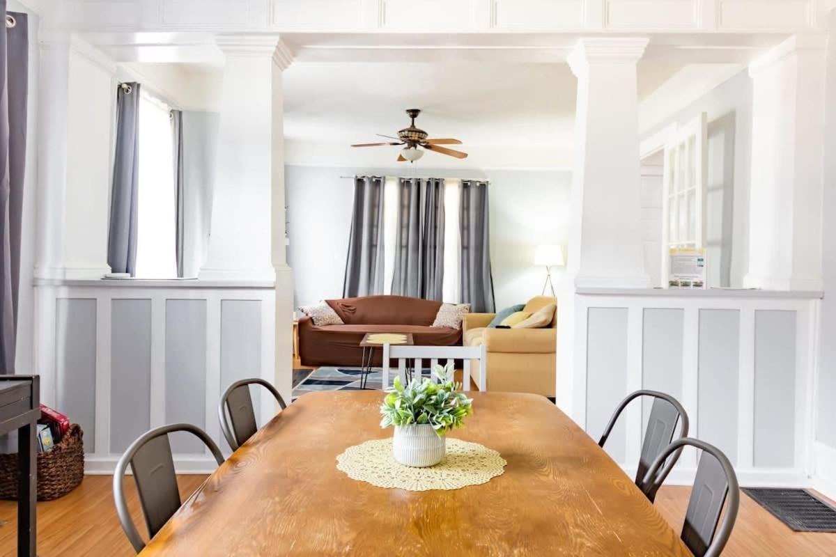 Heart of Downtown Craftsman Walk to Shops Dining - Housity