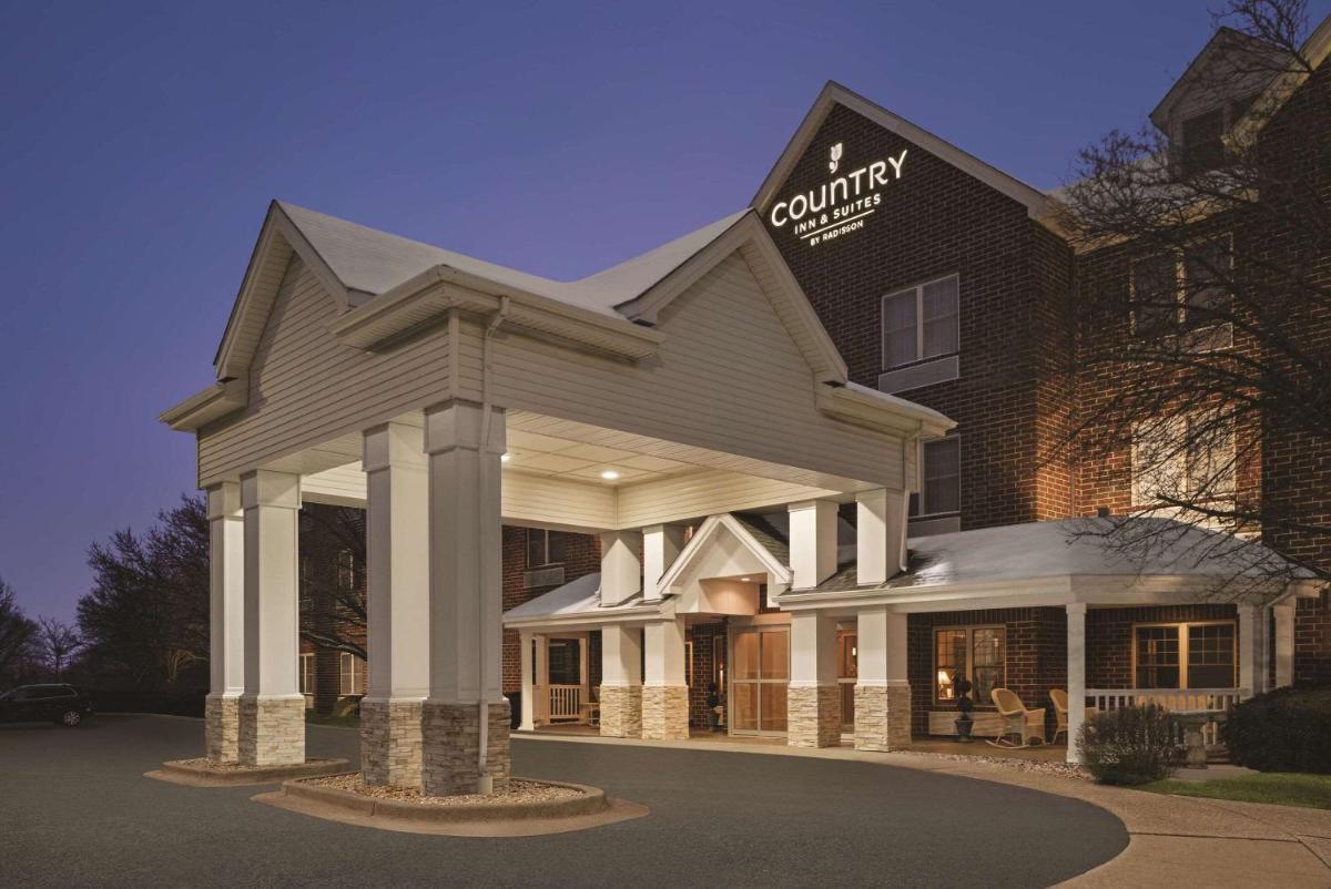 Country Inn & Suites by Radisson, Schaumburg, IL - Housity