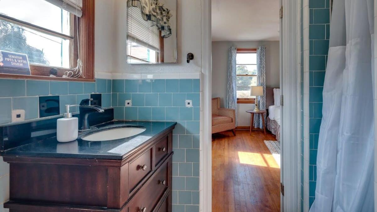 Totally Turquoise-Retro Rainbow at Herb River #8 - Housity