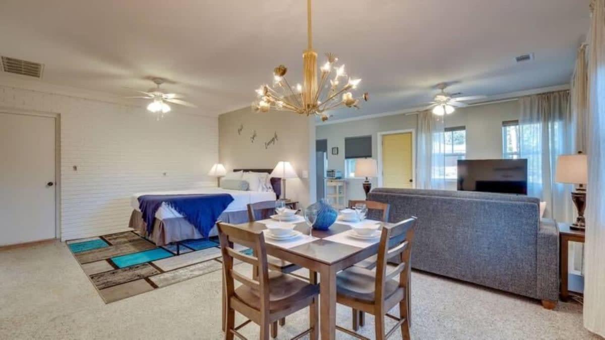 Studio with Gazebo-Swanky Savannah Style - Housity