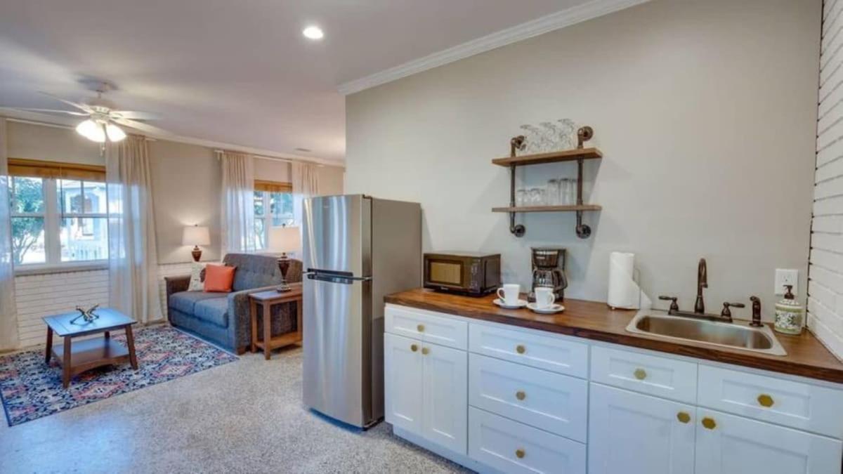 Studio with Gazebo-Swanky Savannah Style - Housity