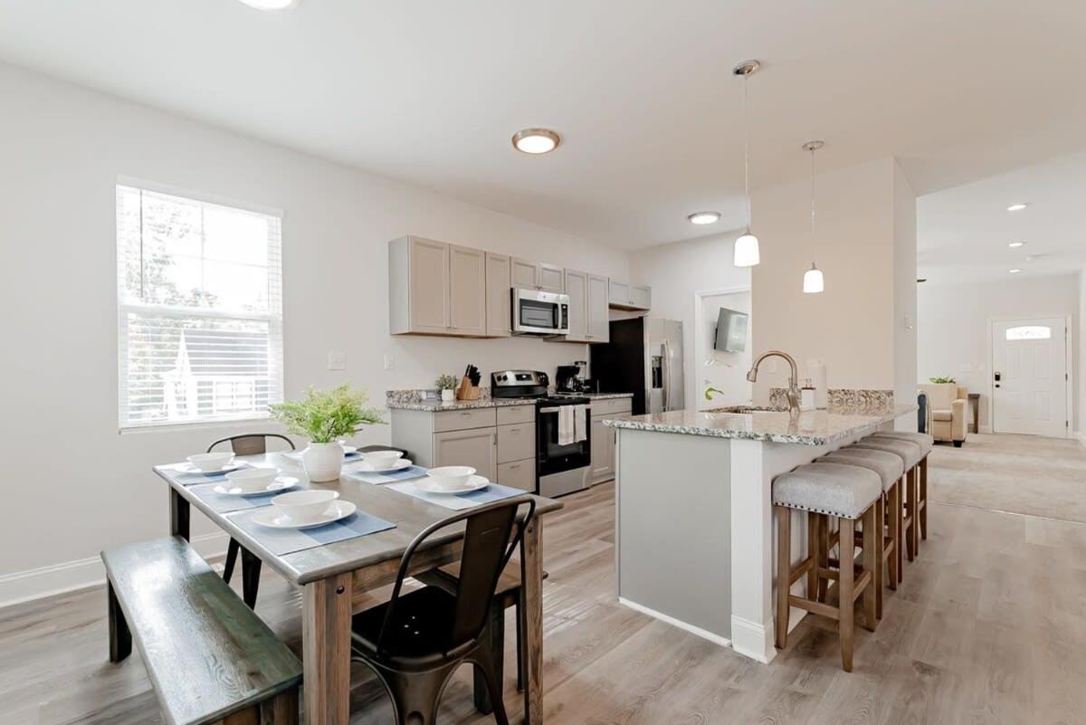 Perfectly Paired on Pope - Two Houses - Housity