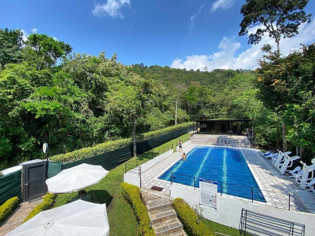 Hotel Zipa Campestre Villeta - Housity