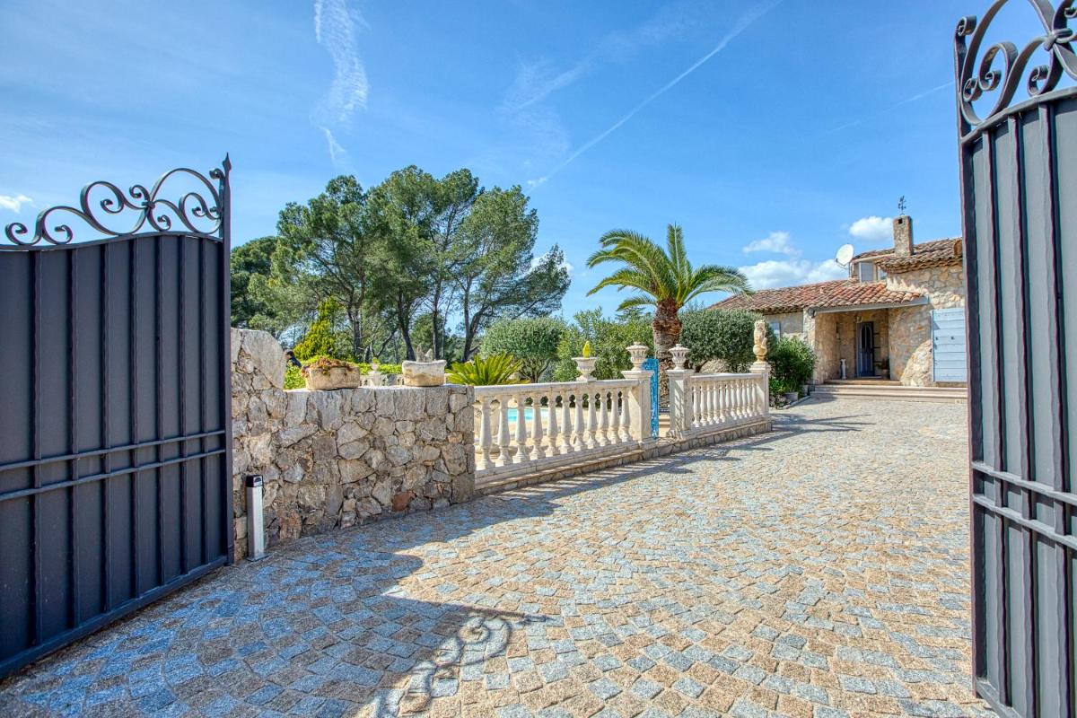 Gîte LES PINS - Housity