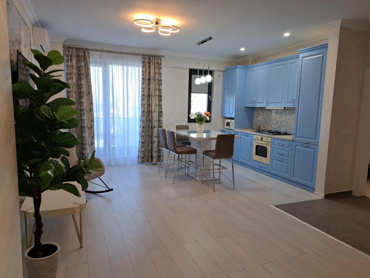 Apartments in Solid House Mamaia - Housity