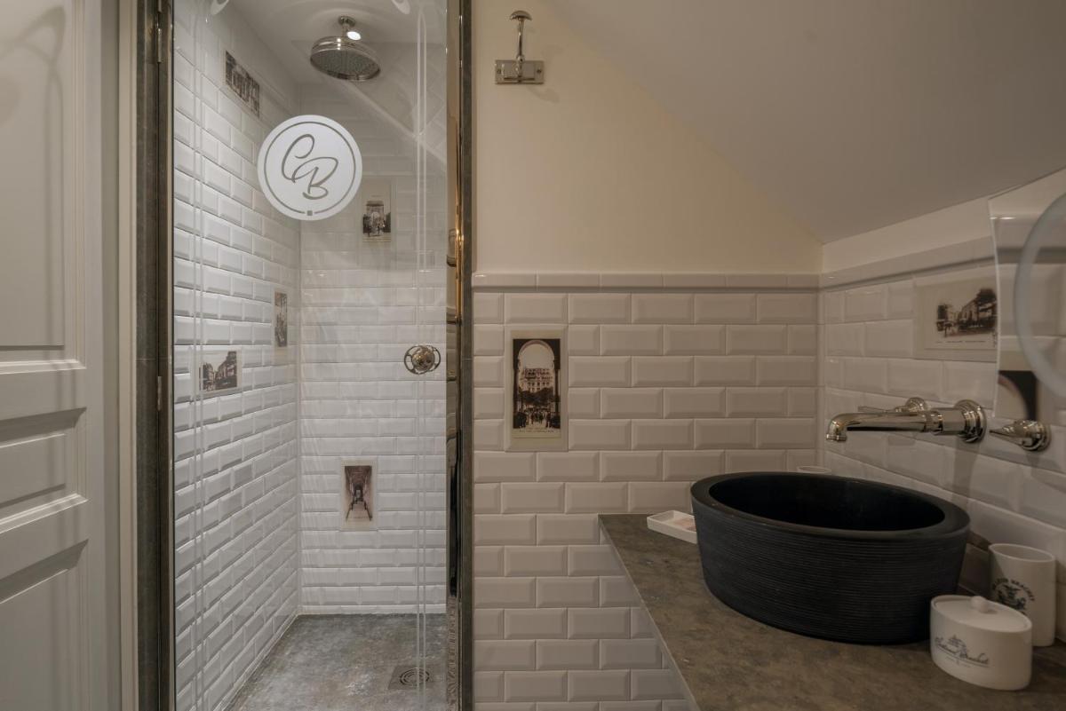 Salle de bains dans l'établissement Château Brachet