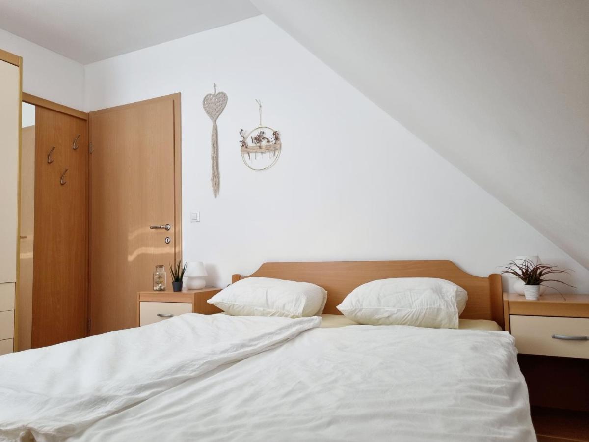 Apartmaji pri Ticelnu - Housity