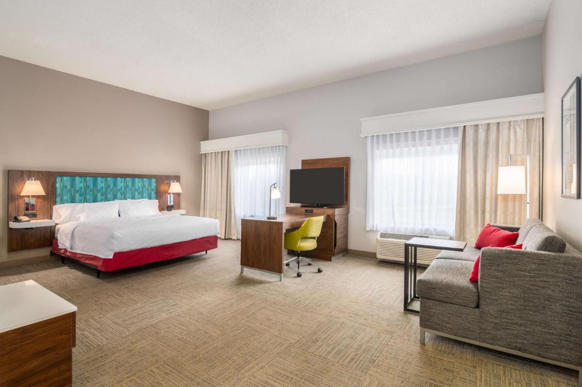 Hampton Inn & Suites Hartford-Manchester - Housity