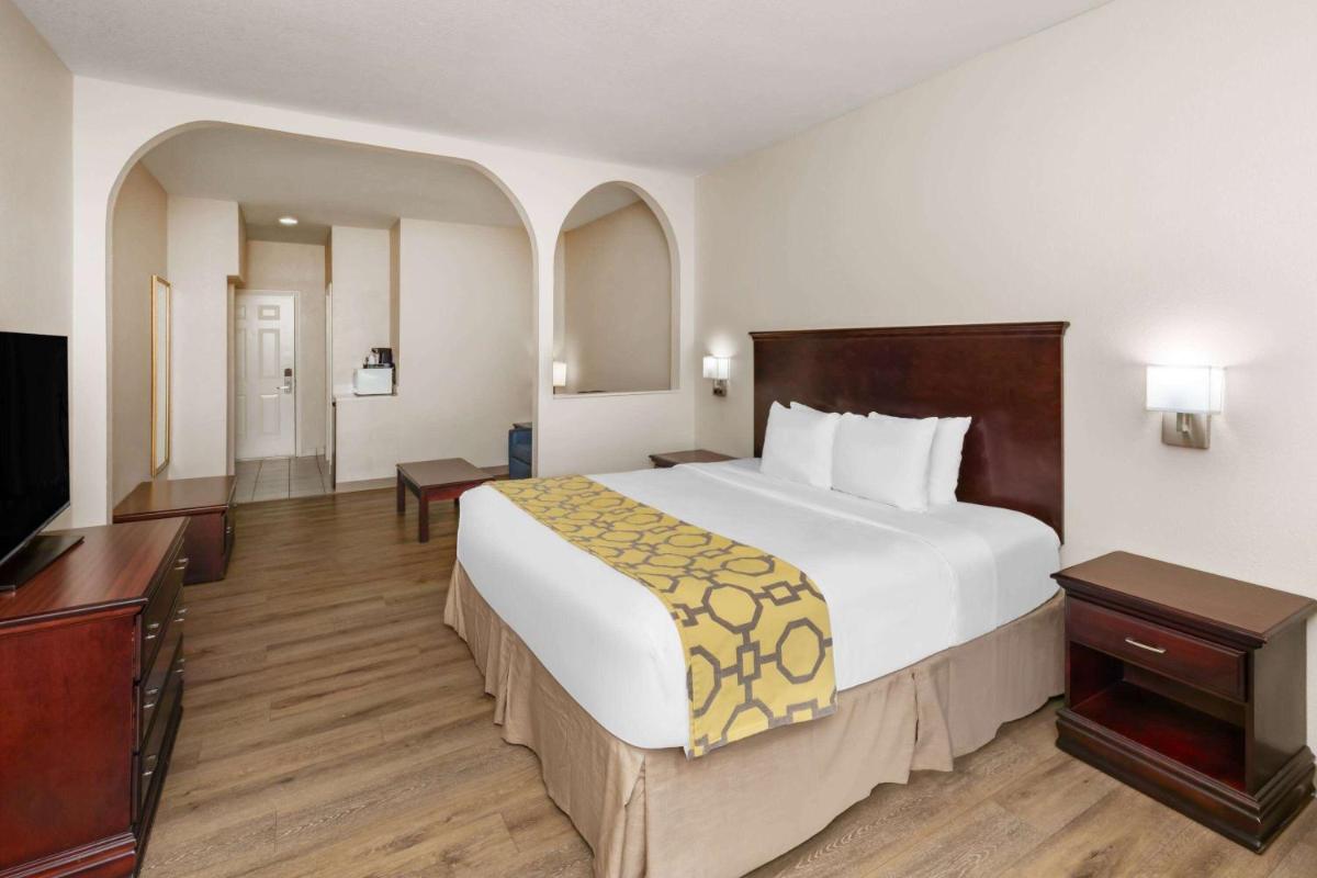 Baymont by Wyndham Houston Brookhollow - Housity