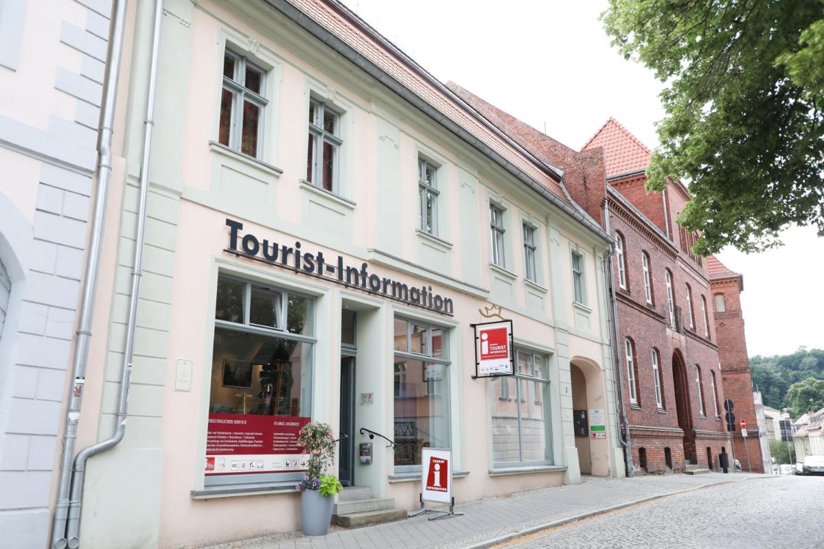 Kl. Fontane Ferienwohnung Bad Freienwalde direkt am Markt - Housity