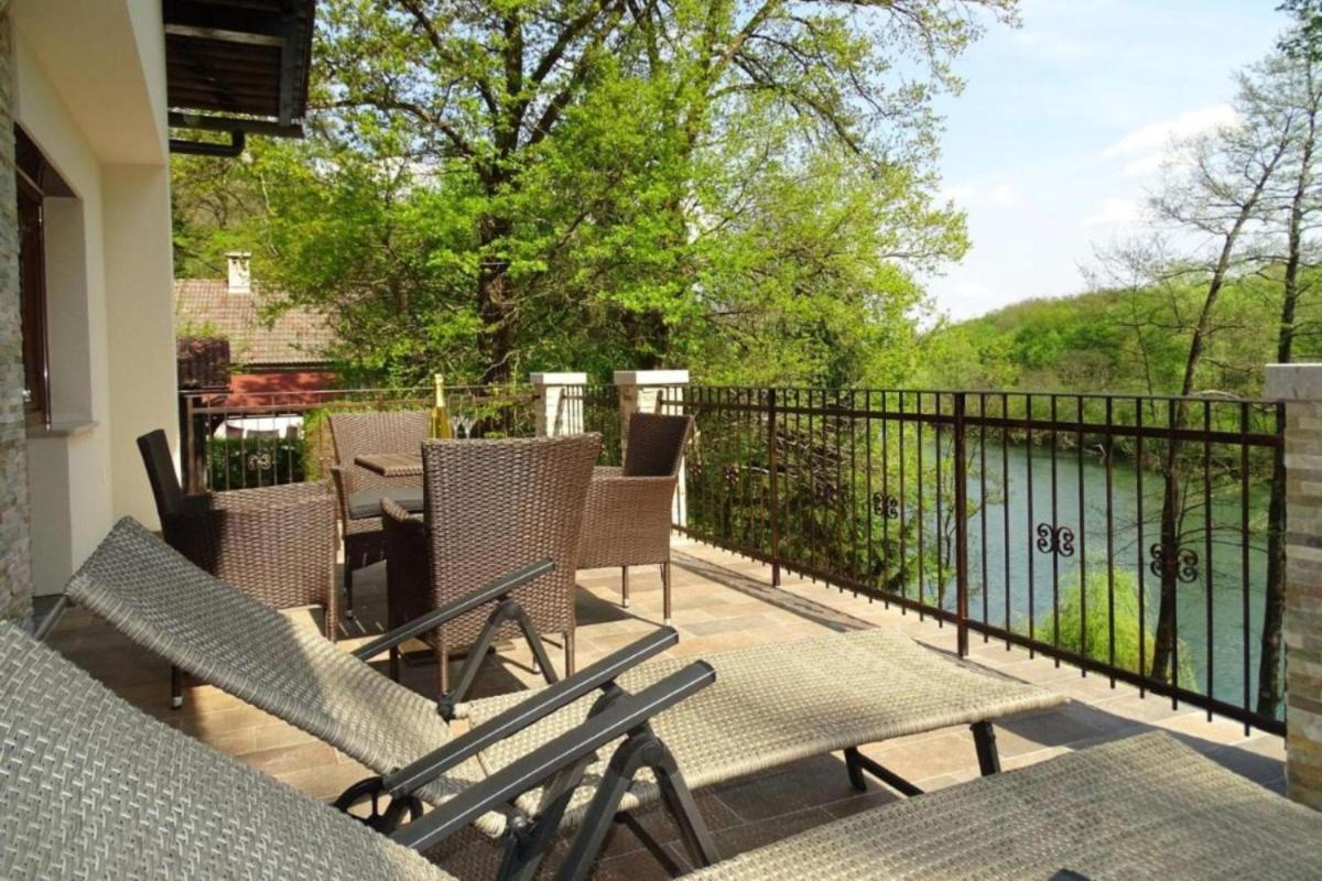 House Kolpa Paradise Whirlpool and Sauna - Happy Rentals - Housity