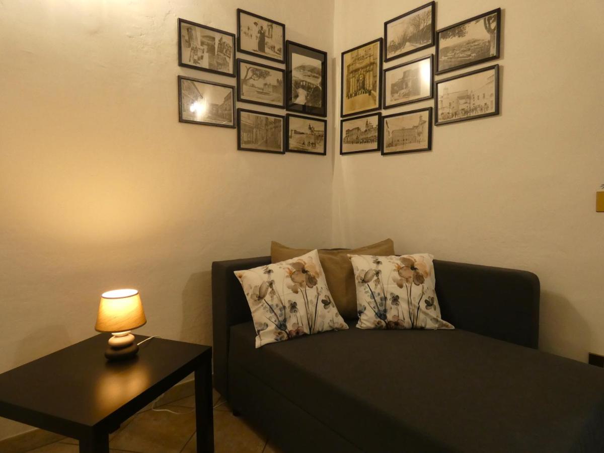SCAPPO IN UMBRIA, CasaLina - Housity