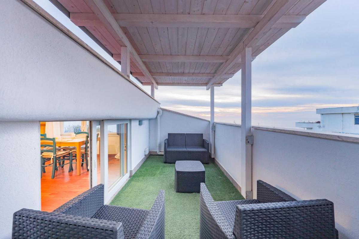 Orizzonte in blu - Housity