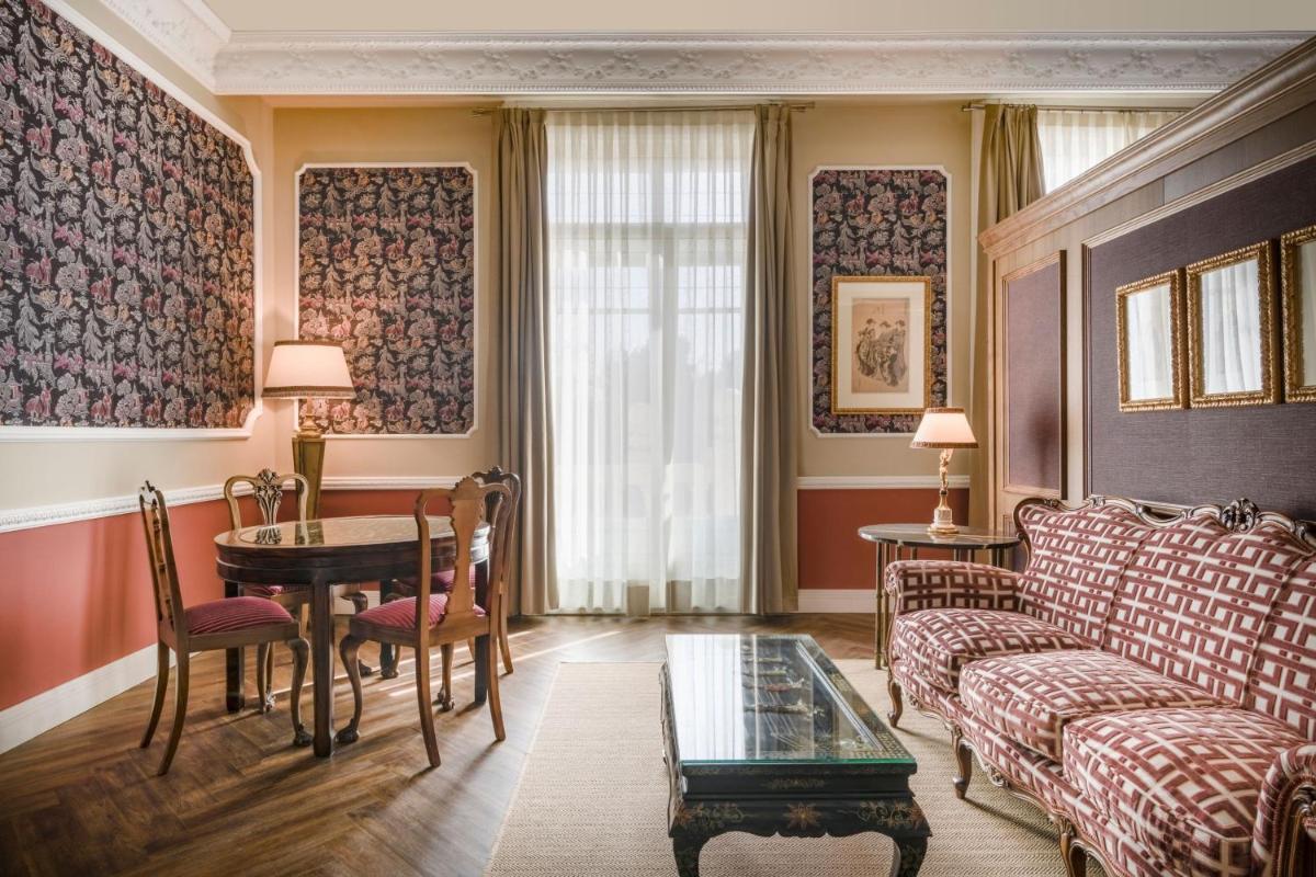 Zona de estar de Hotel Palacio del Retiro, Autograph Collection