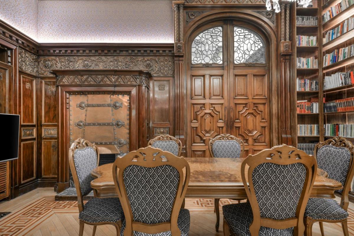Biblioteca en el hotel