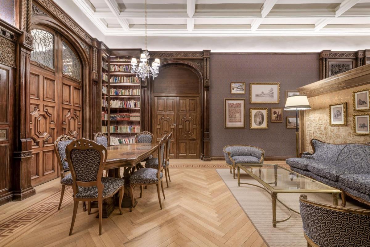 Zona de estar de Hotel Palacio del Retiro, Autograph Collection