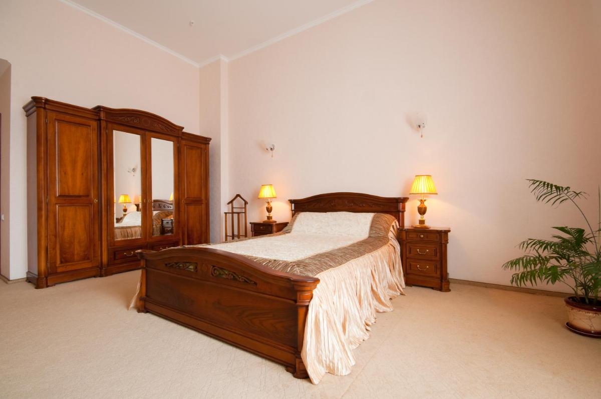 Alexandrovskiy Hotel - Housity