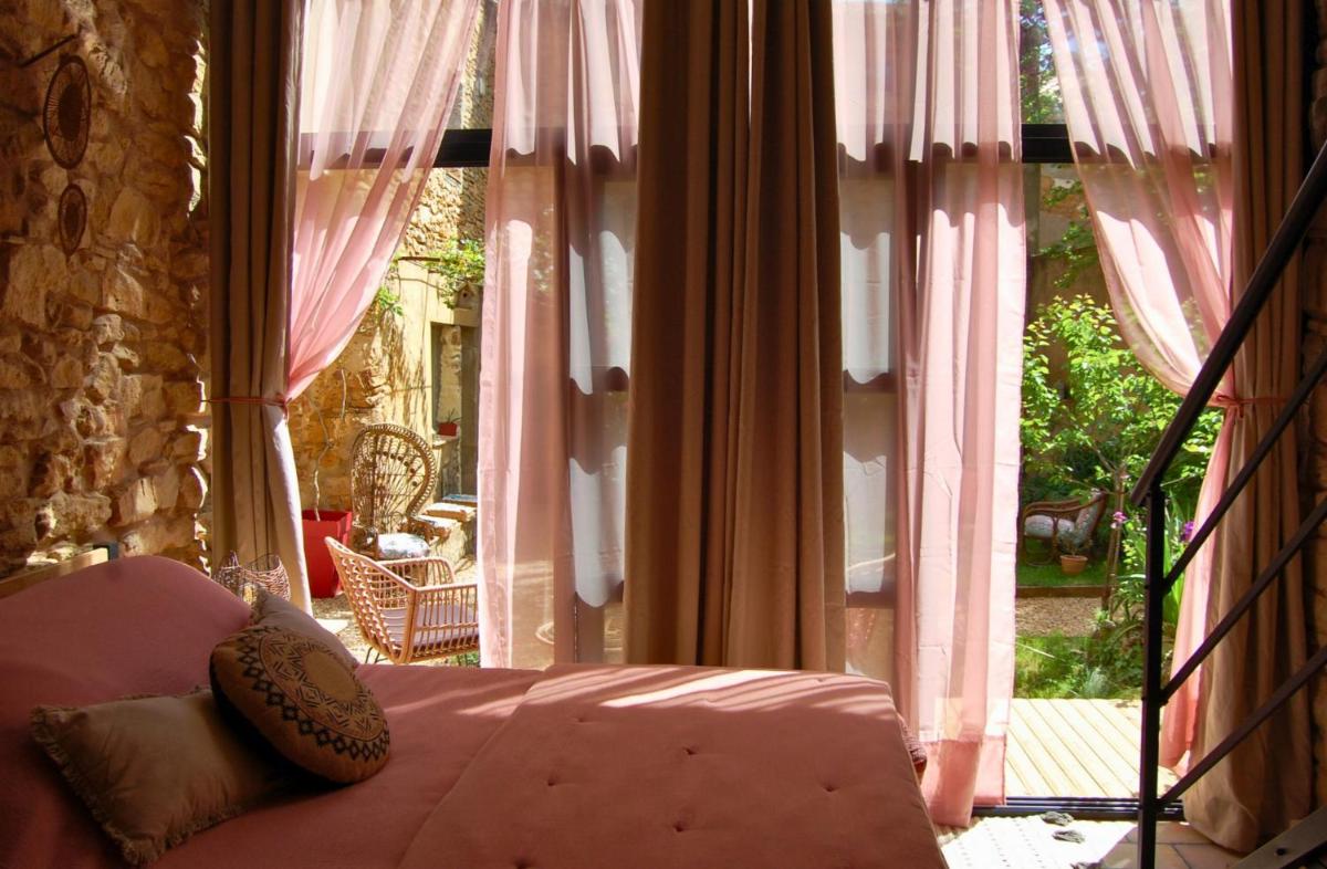 La Bucolique, Chambres et Jardin d'Hôtes - Housity