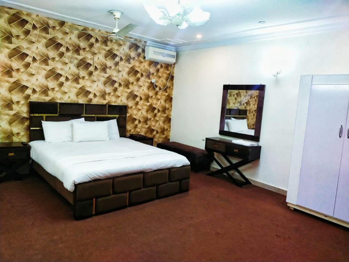 Sky Lodge - Housity