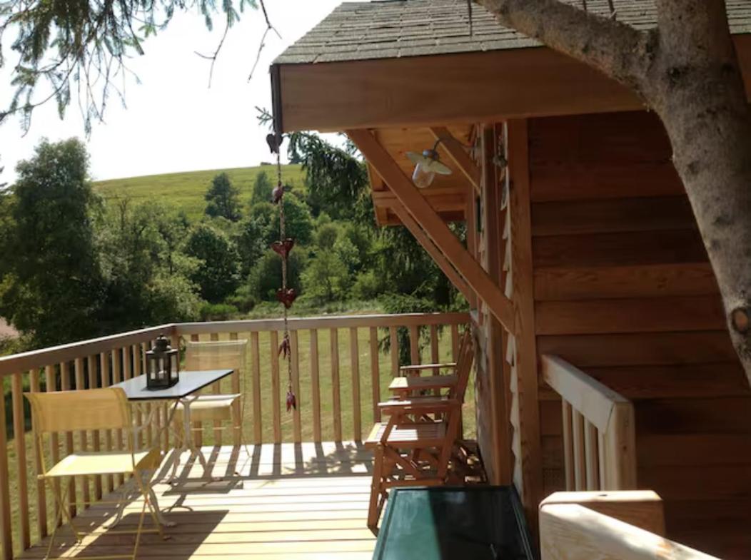 Cabanes dans les arbres du Forez - Housity