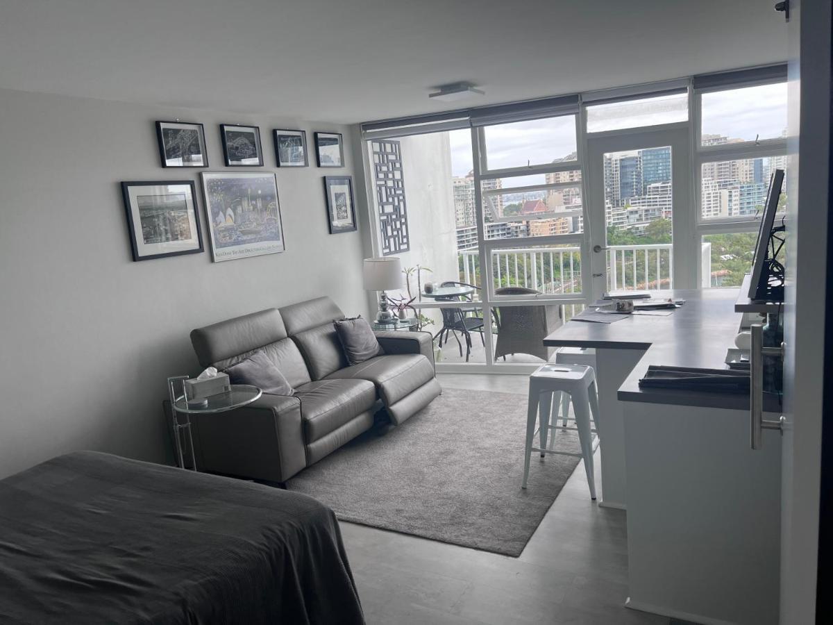 Stunning Harbour Views - Housity