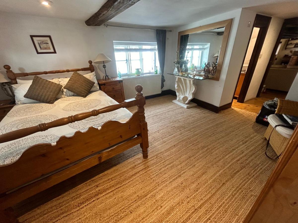 Cosy, historic cottage, Centre Petworth - Housity