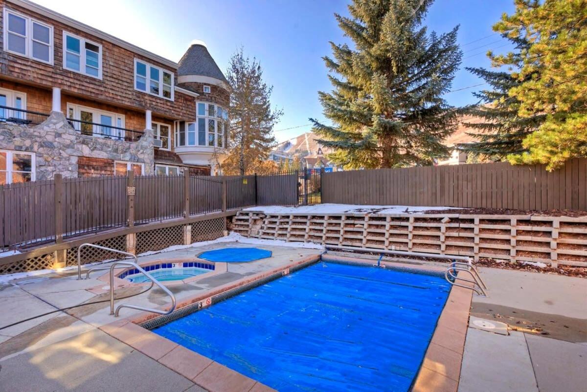 Charming 1 BDR Retreat Near Mountain and Ski Lift - Housity