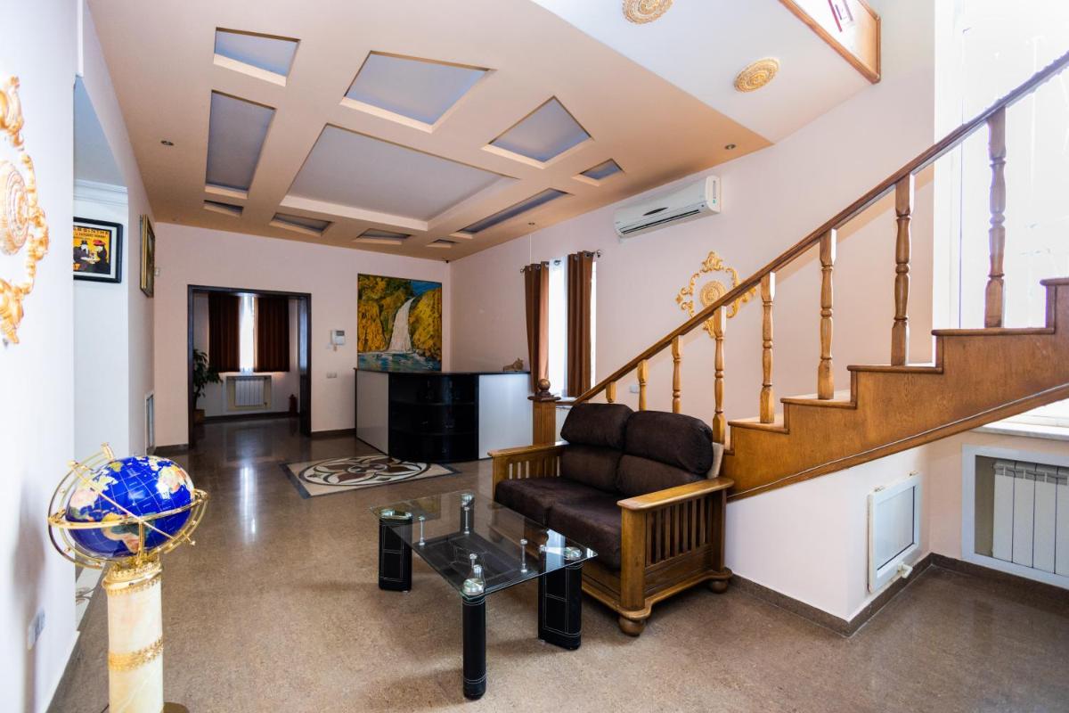 YAN HOTEL - Housity