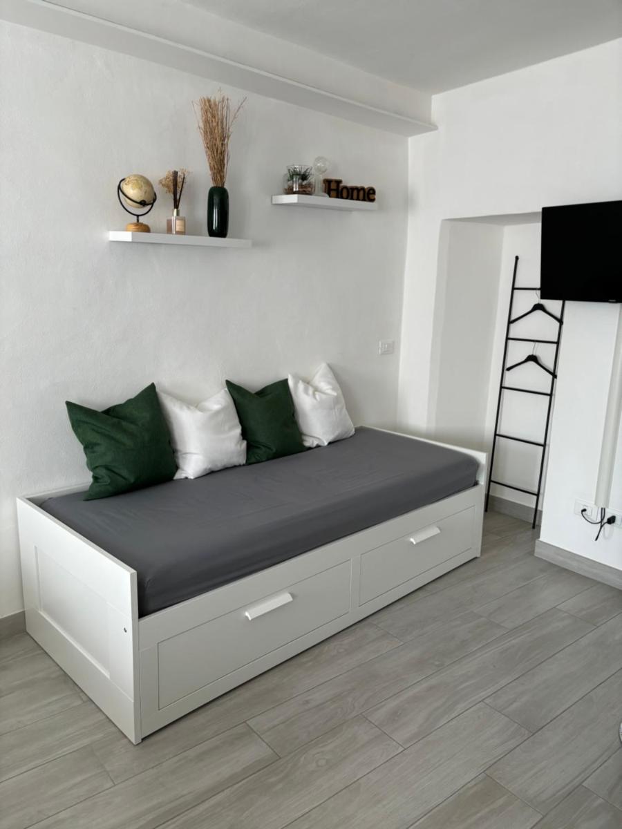 Chez Ary: Sulla strada del Lago - Housity