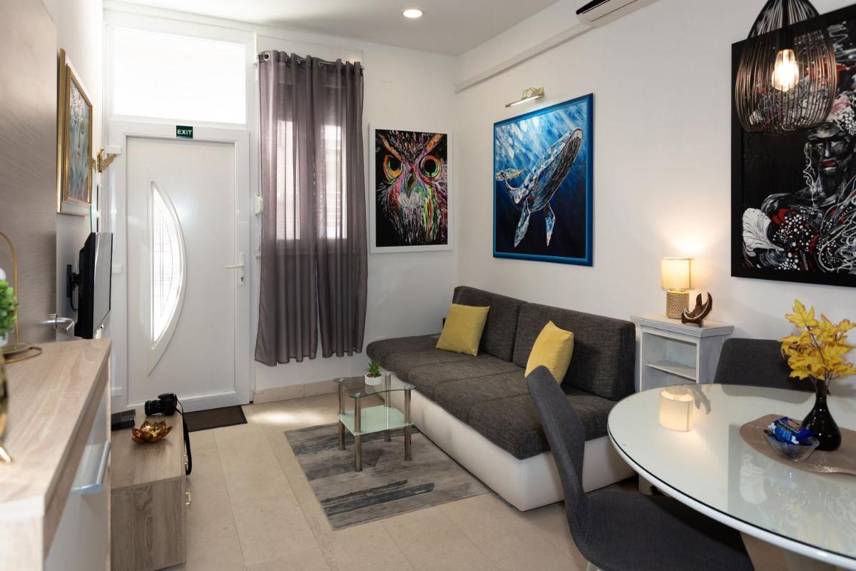 Moon Apartment - Housity