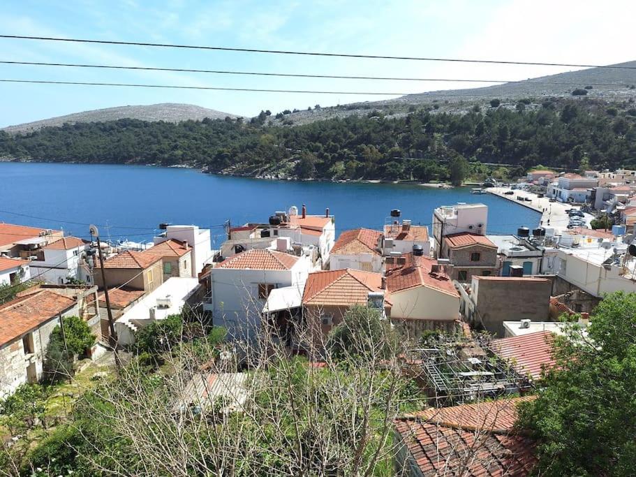 Cosy seaside house at Lagkada Chios - Housity
