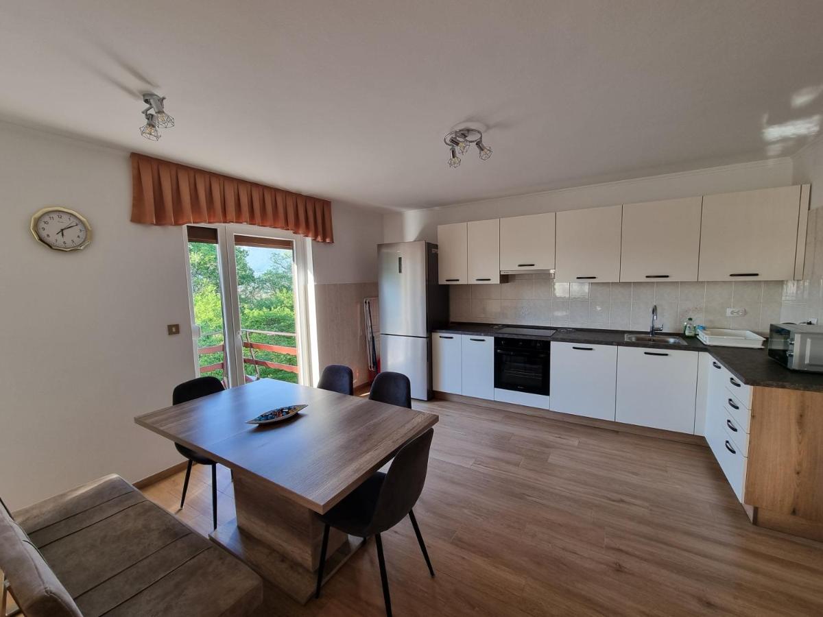 Pri Stari murvi - Housity