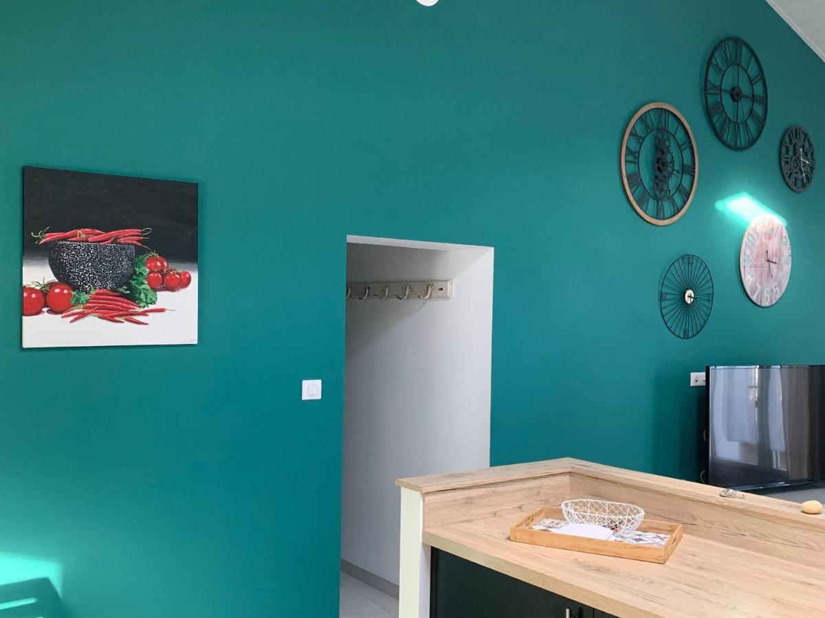 Maison Traditionnelle Rénovée, Proche Plage, Barbâtre - Terrasse, Wifi, Confort Modern - FR-1-426-371 - Housity