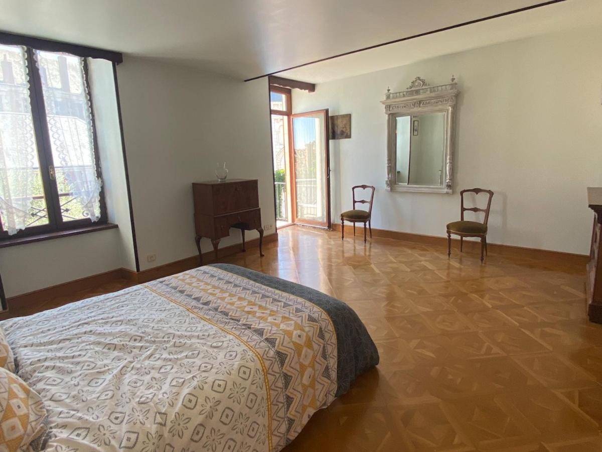 Grande maison familiale avec piscine privée et garage, centre de Saint-Gaultier - FR-1-591-369 - Housity
