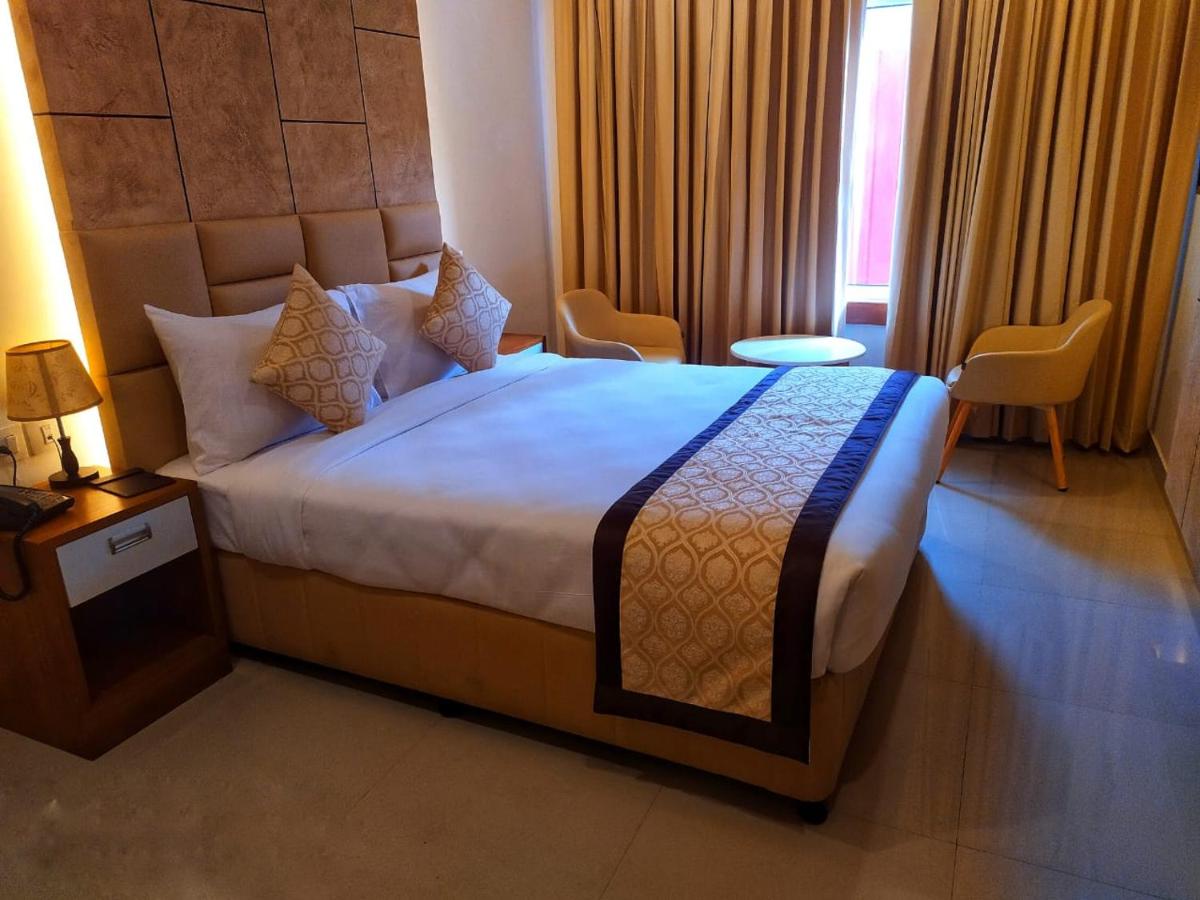 ROYAL RESIDENCY - Housity