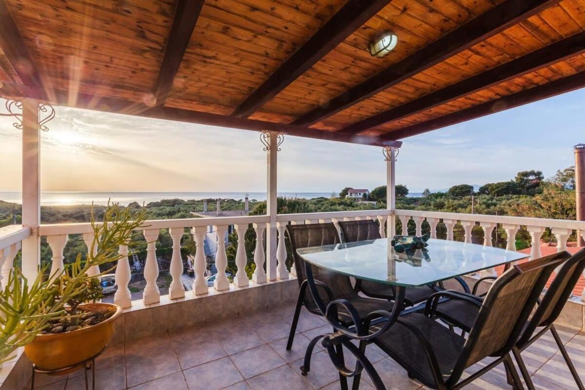 Kyparissia Seaside Loft-Sunsets near the sea - Housity