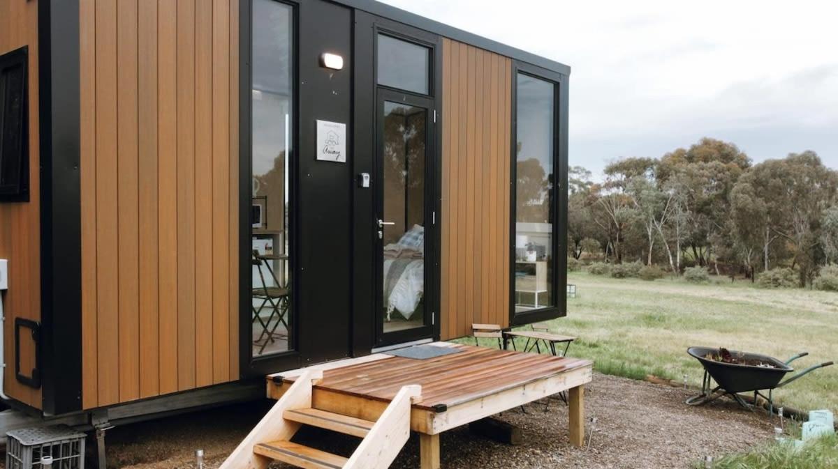 Horse Side Tiny House - Housity