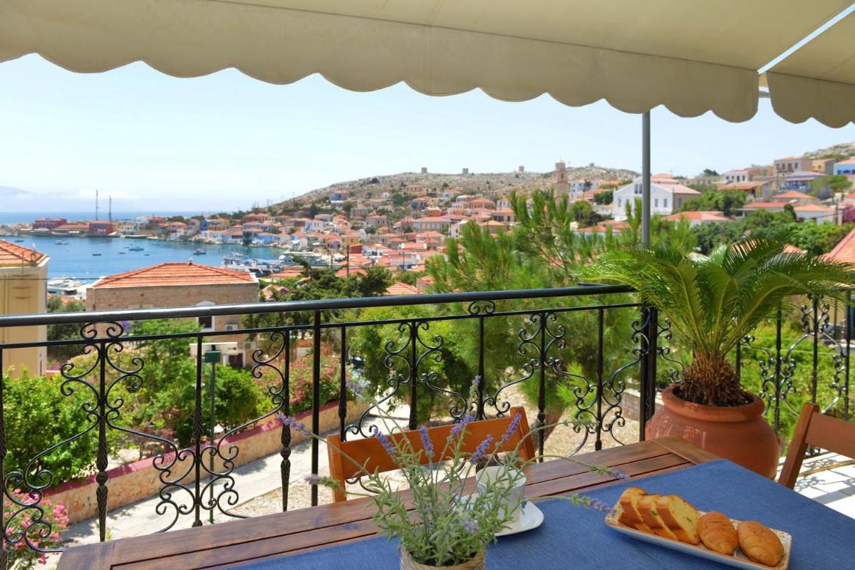 Captain Ilias House Chalki - Housity