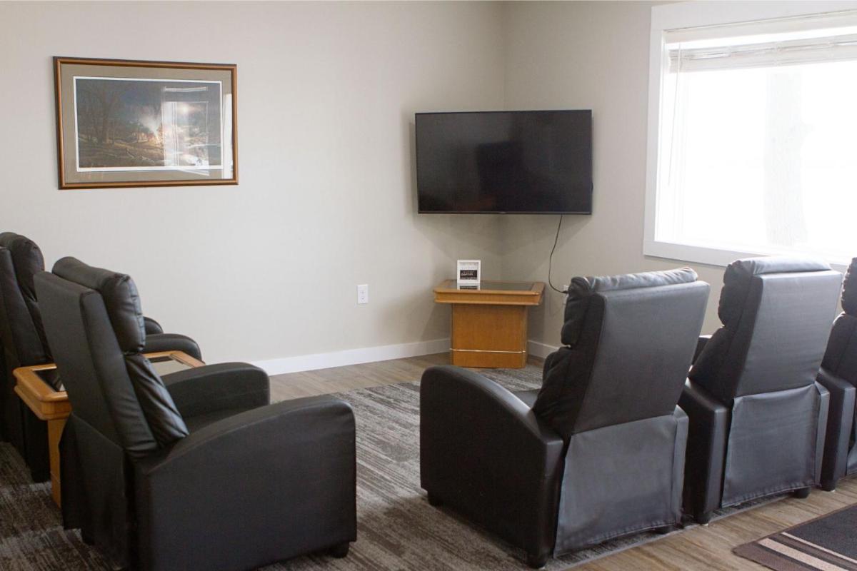 Cozy Home Lake Huron II - Housity