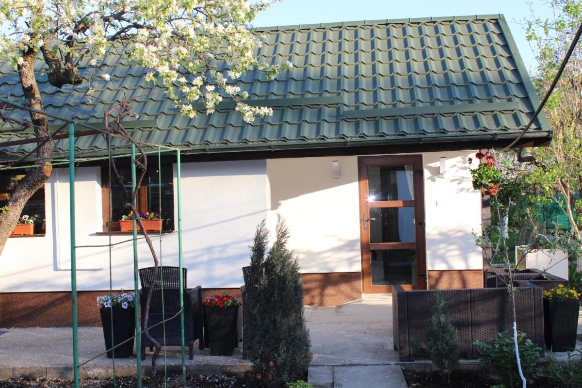 Căsuța artiștilor - Housity