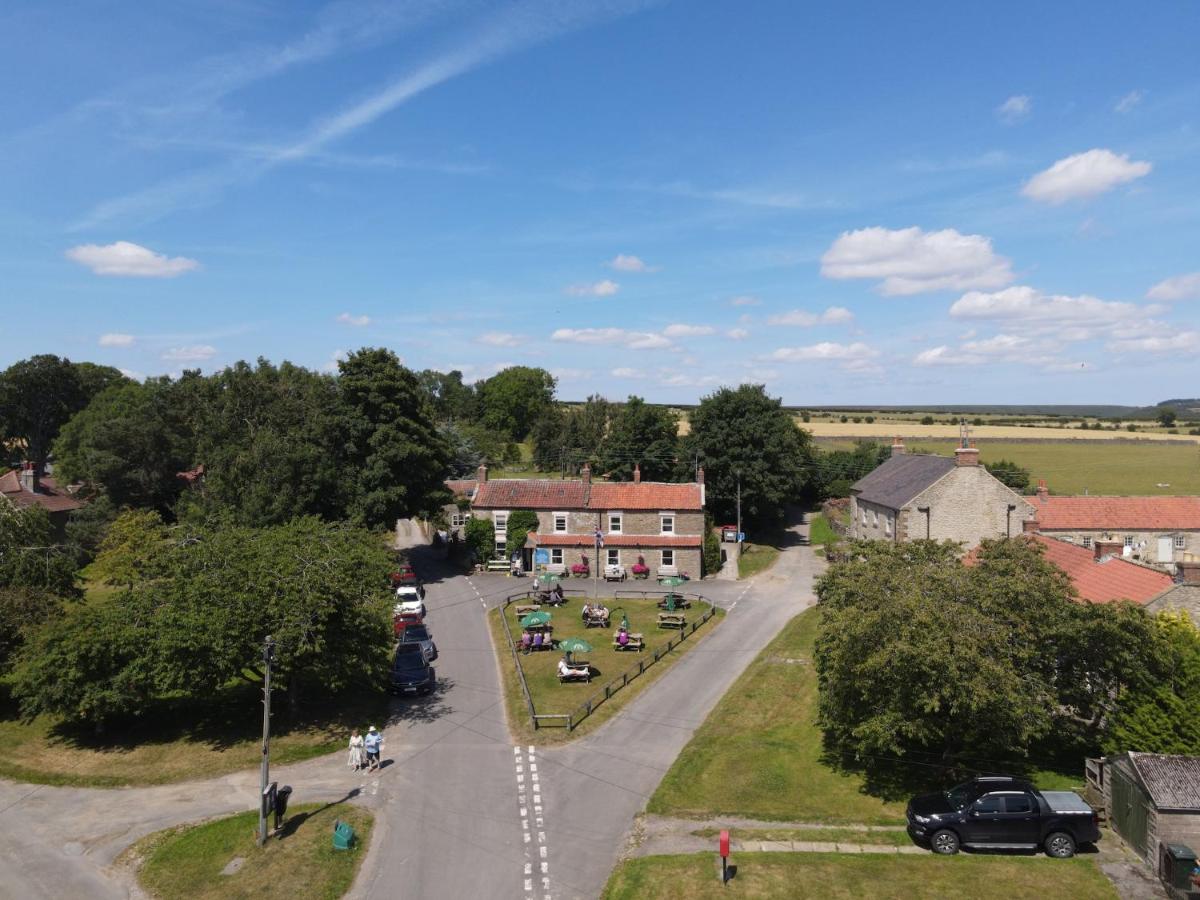 The Horseshoe Country Inn - Housity