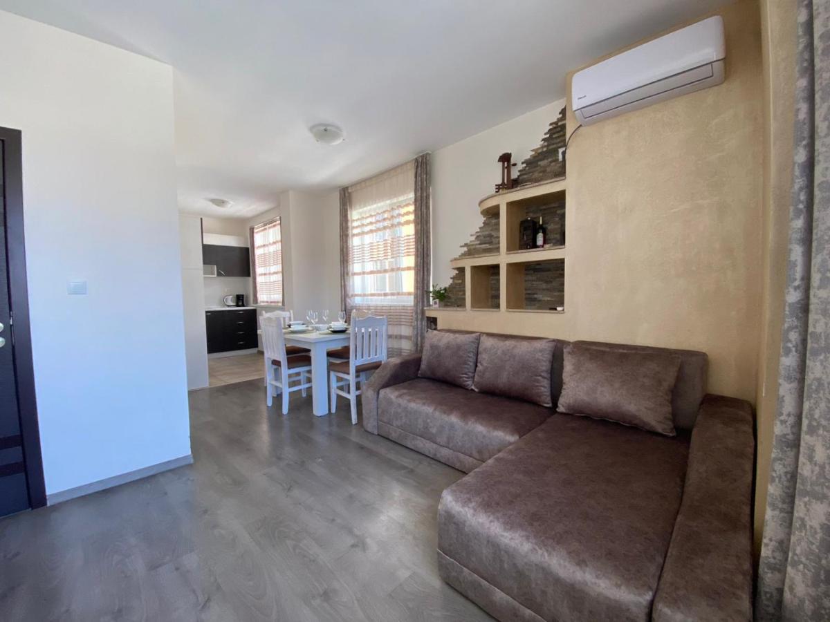 Pretty House Sarafovo - Housity