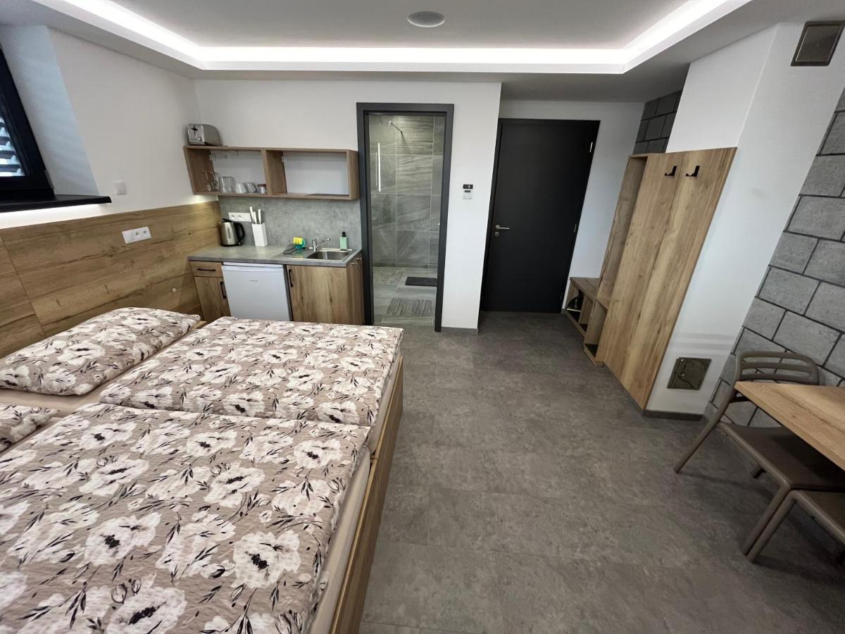 Penzion Kunc - Ubytování v soukromí - Borová 607, Příbram - Střední Čechy - Housity