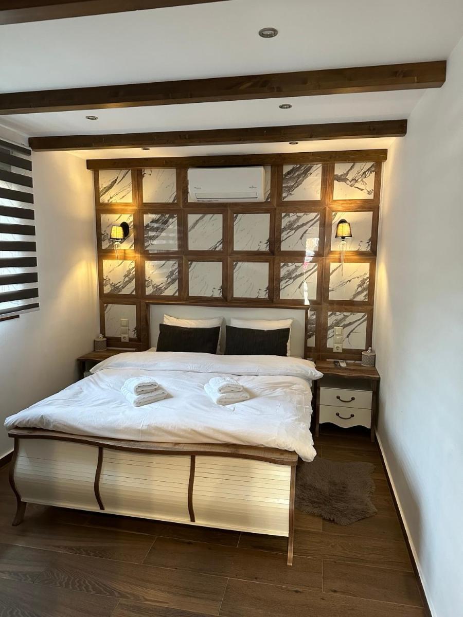 ERIETTA-AGAPI #1 - Housity